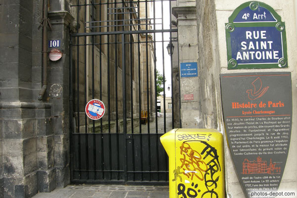 photo d'entrée du Lycée Charlemagne, ancien hôtel de la Rochepot