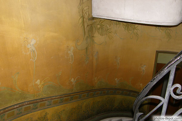 photo de murs peints, escalier immeuble Lavirotte