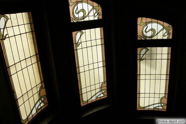 photo de vitraux escaliers immeuble Lavirotte