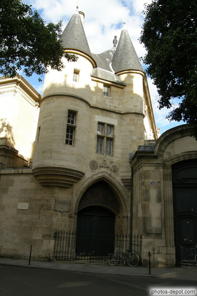 photo d'hôtel d'Olivier de Clisson, compagnon d'armes de Du Guesclin et connetable de France, puis hôtel de Guise