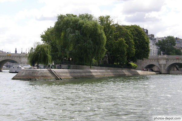 photo de pointe arborée de l'Ile de la Cité : square vert galant-surnom d'Henri IV