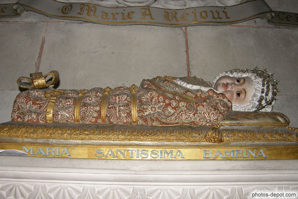 photo de Maria Santissima Bambina, Sainte Vierge Marie bébé emmaillotée dans un lange, reproduction statue miraculeuse de Milan vénérée pour obtenir des enfants