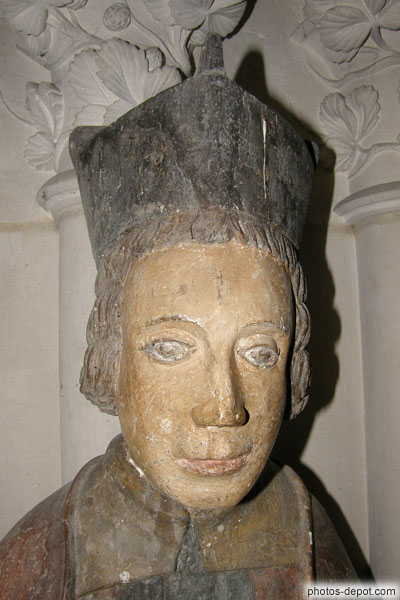 photo de visage de St Yves, bois polychrome