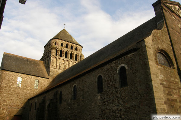 photo d'Abbatiale du XIe, église et croisée du transept du XVIIIe