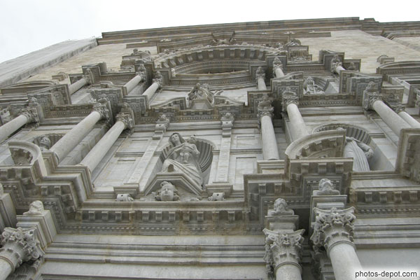 photo de Facade baroque de la Cathédrale