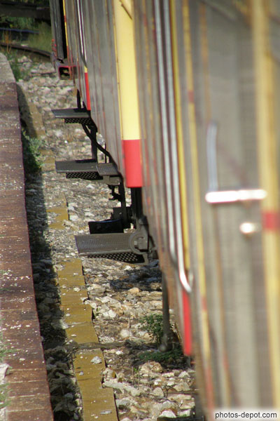 photo de Wagons du petit train jaune