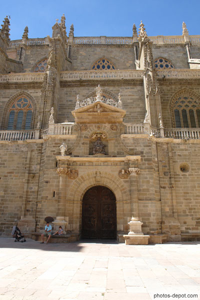 photo de portail latéral, cathédrale santa Maria