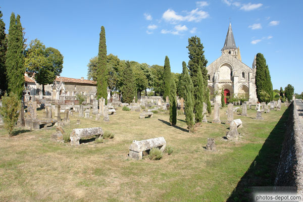 photo d'eglise et cimetière