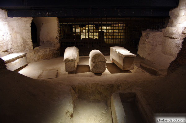 photo de Vestiges des sépultures des martyrs saint Denis, Rustique et Eleuthère