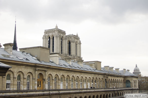 photo de tours de Notre Dame vues depuis l'hôtel-Dieu