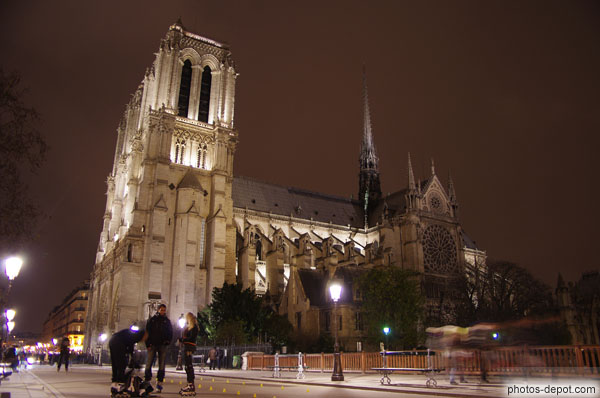 photo de Notre Dame de nuit