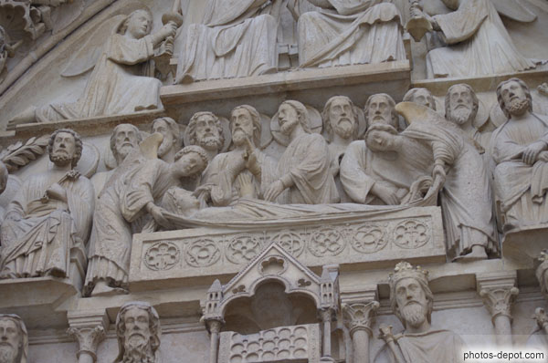 photo d'Assomption de la Vierge au tympan inférieur portail de la Vierge