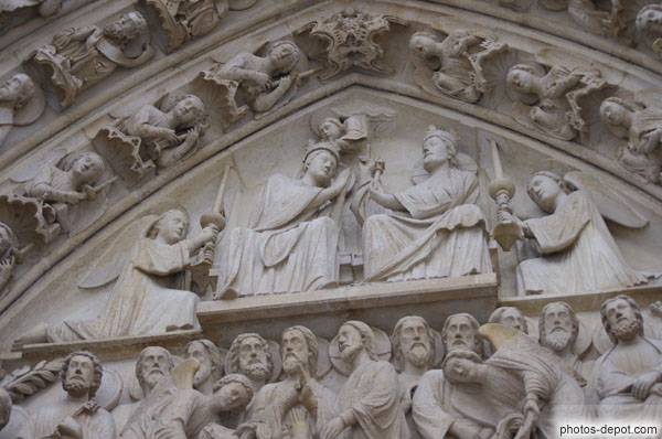 photo de Couronnement de la Vierge au tympan de la Vierge du portail de la Vierge