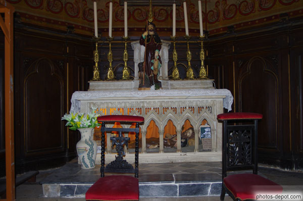 photo de Saint Roch au centre de l'autel
