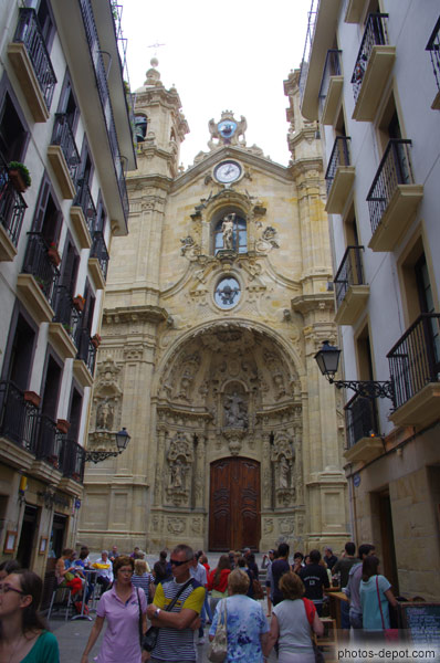 photo de facade baroque richement décorée