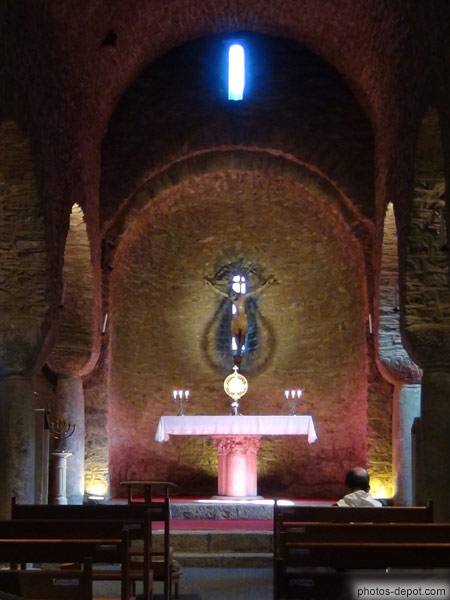 photo d'Exposition du Saint Sacrement dans l'église crypte