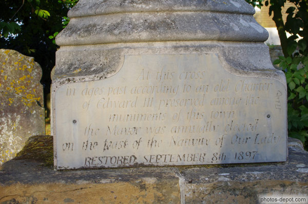 photo de croix du cimetière de l'Eglise Ste Mary & St Eanswyth