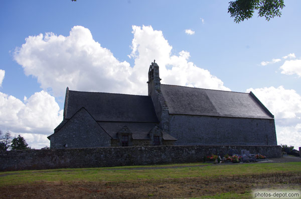 photo de église au double clocher