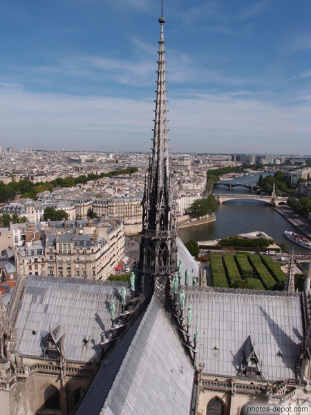 photo de Flèche de Notre Dame et la Seine