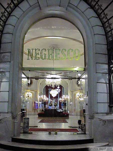 photo d'entrée de l'hôtel Negresco