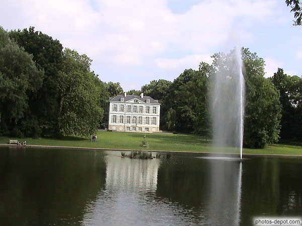 photo de Chateau et étang de Malou