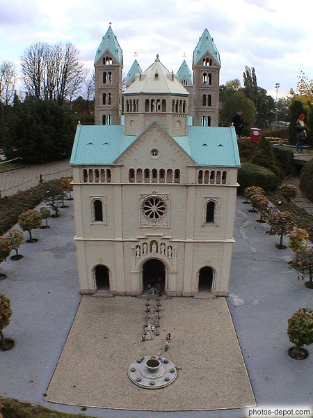 photo d'Allemagne, Cathédrale de Spire, église funéraire des empereurs saliques et hohenstaufiques