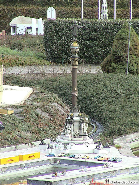 photo de Le monumento a Colon (Christophe Colomb), 1886, de 50 m de haut, Barcelone, Espagne