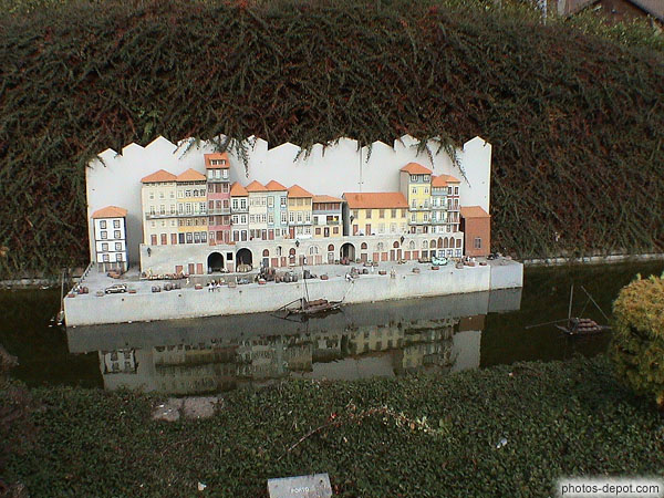 photo de Portugal, Porto, Le Cais da Ribeira, maisons en pierre et azulejos (carreaux de faience)