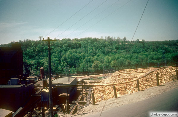 photo d'usine à papier, route de Québec, en mai