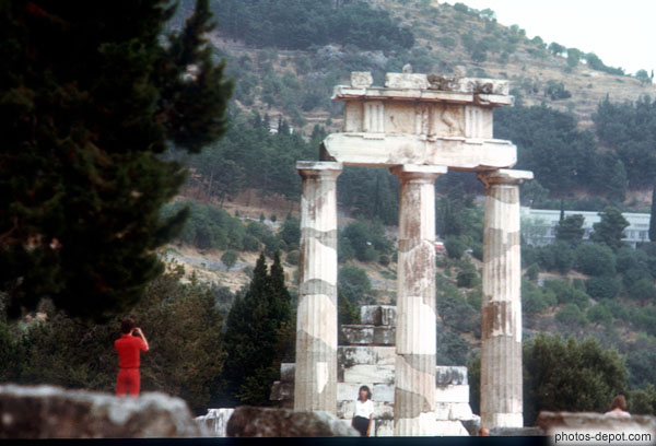 photo de 3 colonnes marbrées temple d'Athena