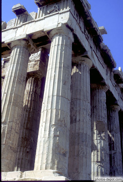 photo de colonnes coin de temple