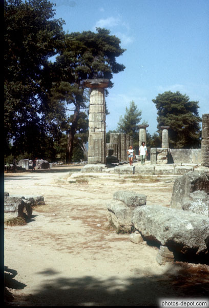 photo de ruine aux colonnes impressionnantes