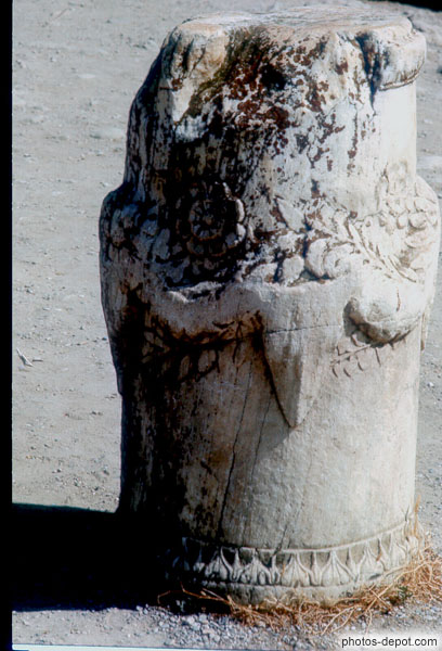 photo de base ou chapiteau de colonne