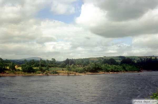photo de rive du Lac près Macroom