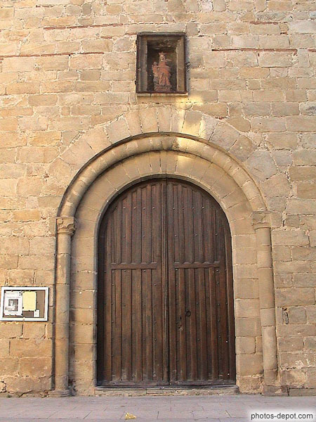 photo d'Entrée église romane