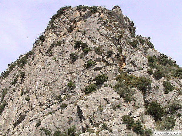 photo de rocher des grimpeurs