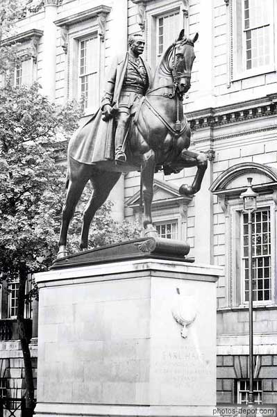 photo de Bronze Earl Haig devant White Hall