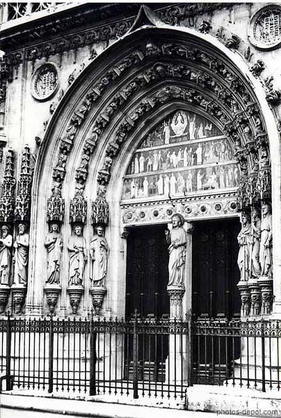 photo de portail de cathédrale