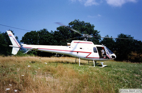 photo d'atterrissage de l'hélicoptère