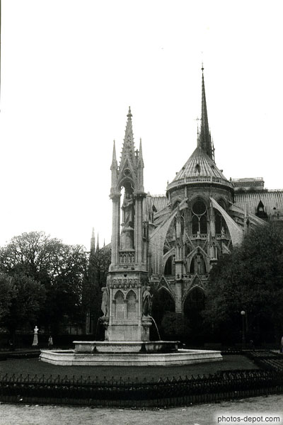 photo d'Arcs boutans Cathédrale Notre Dame