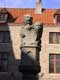 Colonne portant 2 lions et l'embleme des tanneurs / Belgique, Bruges