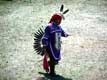 Amérindien en costume à plumes / Canada, Kahnawake