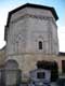 Chevet de l'église de Camarsac entourée de son cimetière / France, Aquitaine, Camarsac