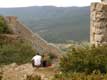 Amoureux admirant le paysage / France, Languedoc Roussillon, Perpertuse