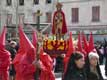 Hommes cagoulés de rouge, femmes en noir, procession de la Sanch / France, Languedoc Roussillon, Perpignan