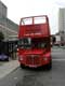 Autobus à impérial type londonnien tour de ville