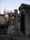 Basilique derrière le cimetière / France, Paris, Montmartre, cimetière