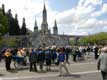 Malades devant la basilique du Rosaire / France, Hautes Pyrenees, Lourdes