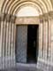 Porte Mudéjar et portail plein cintre de la chapelle supérieure dédiée à la Sainte Croix / France, Languedoc Roussillon, Perpignan, Palais des rois de Majorque