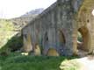 Aqueduc romain de 170m de long formant un pont au dessus de l'Agly.  Au plus haut, il est à 15m au dessus du niveau de l'eau. Il fut construit au IIIe siècle
